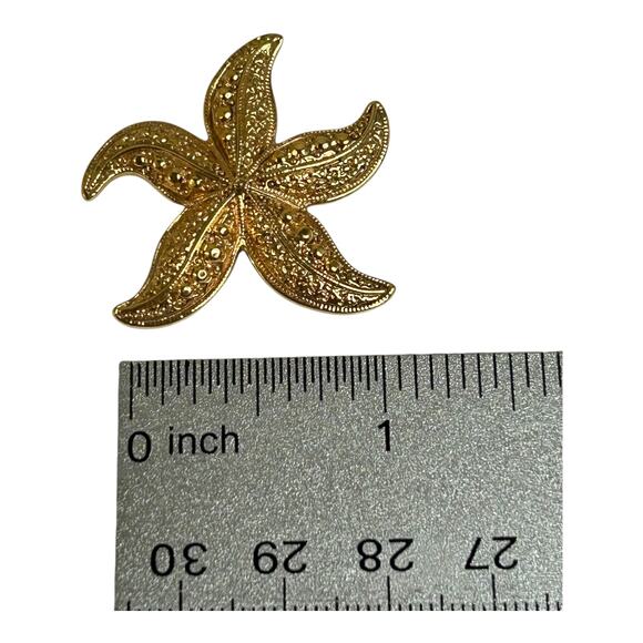 Vintage Gold Tone Starfish Textured Pendant - Picture 5 of 5